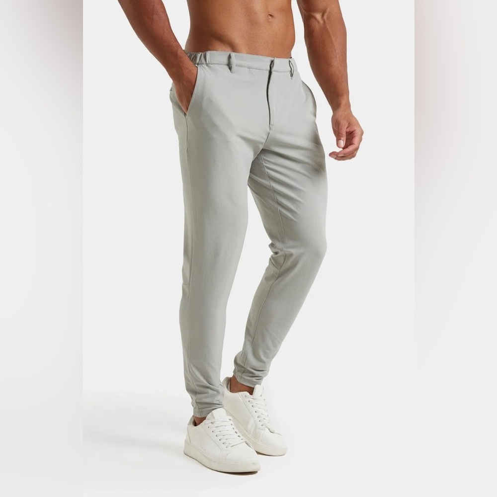 NWT Tailored Athlete Everyday Tech Pants in Soft Grey Size Medium